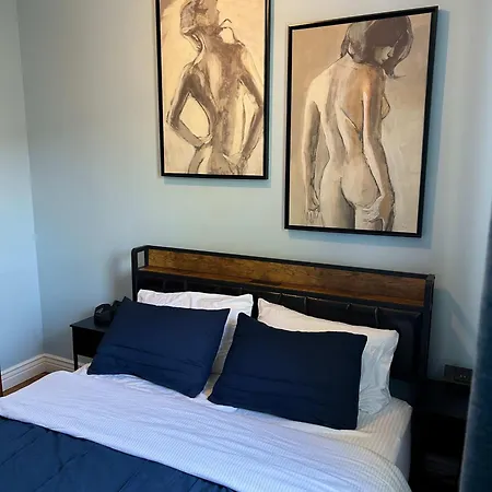 Blue In Dorothy's Bnb Bed & Breakfast