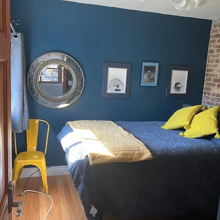 Private Bedroom With Shared Bath Bed & Breakfast *