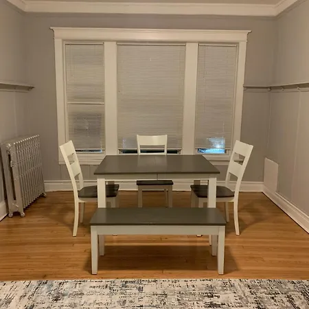 Entire With Private Balcony *