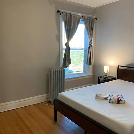 Entire With Private Balcony * Chicago