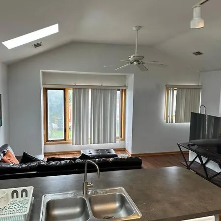 Apartment 3br 2ba Near Rush Hospital Chicago