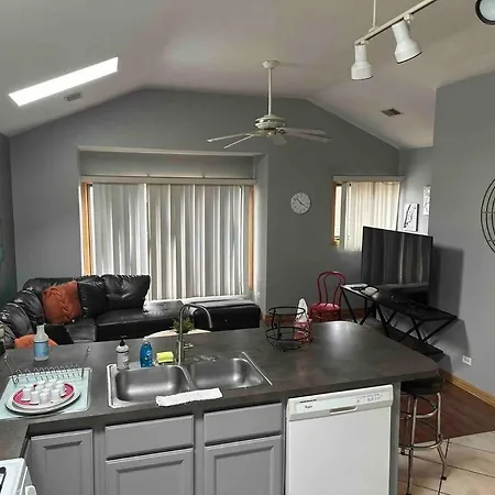 Apartment 3br 2ba Near Rush Hospital