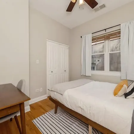 Modern Comfort In Tri-taylor Chicago