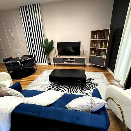 Apartment Chic Safari Haven - 2 Bd\2 Ba - Sleeps 8