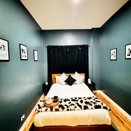 Chic Safari Haven - 2 Bd\2 Ba - Sleeps 8 Apartment