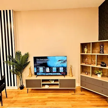 Apartment Chic Safari Haven - 2 Bd\2 Ba - Sleeps 8 *