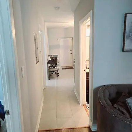 Cozy & Near Downtown & Hyde Park