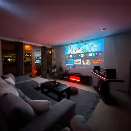 Designer Smart Home Chicago Holiday home