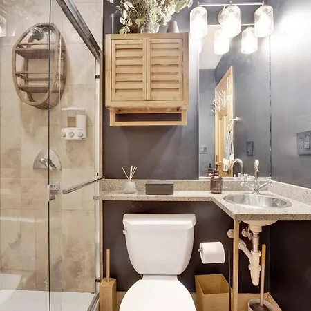 Designer Smart Home Chicago Holiday home