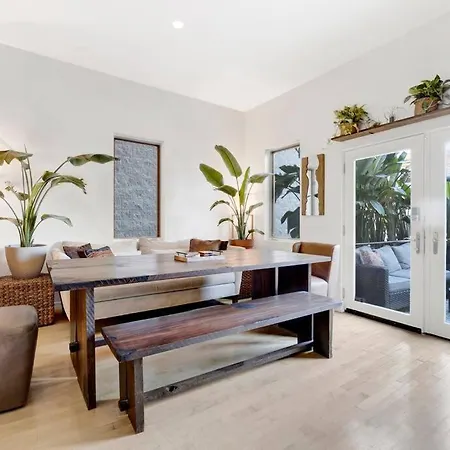 Designer Smart Home Chicago Holiday home Chicago