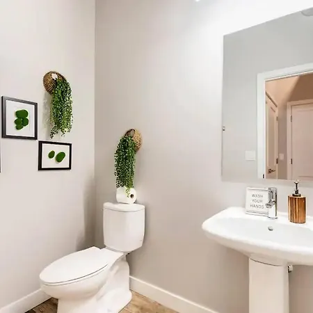 Apartment 201loft Downtown Spacious Loft Sleeps 10 *