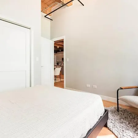 201loft Downtown Spacious Loft Sleeps 10 *