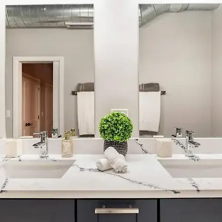 Apartment 201loft Downtown Spacious Loft Sleeps 10