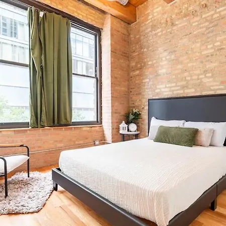 Apartment 201loft Downtown Spacious Loft Sleeps 10 Chicago