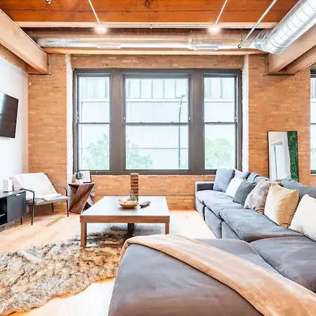 201loft Downtown Spacious Loft Sleeps 10 Chicago