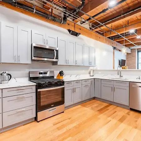 201loft Downtown Spacious Loft Sleeps 10 Apartment Chicago