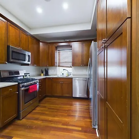 Apartment Hot Tub Haven With Private Garage