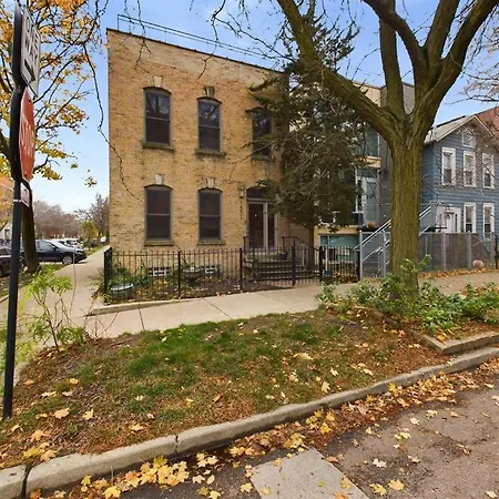 Apartment Hot Tub Haven With Private Garage Chicago