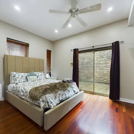 Hot Tub Haven With Private Garage *