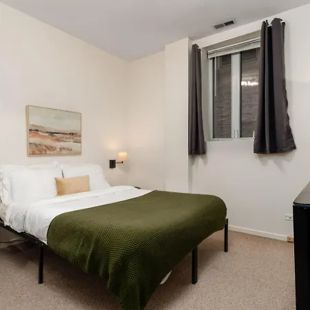 Wicker Park 2Br Apt Near Milwaukee Ave *
