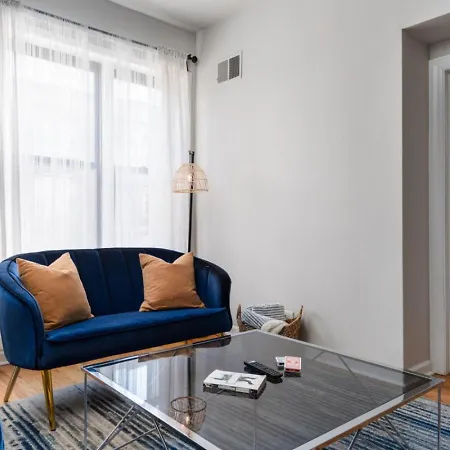 Ukrainian Village 2br Modern D1 *