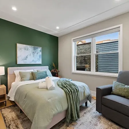 Stunning 5br In Heart Of With 2 Rooftops