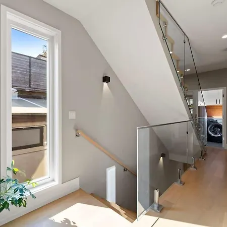 Stunning 5br In Heart Of With 2 Rooftops Holiday home *