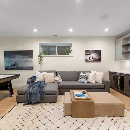 Stunning 5br In Heart Of With 2 Rooftops Holiday home Chicago