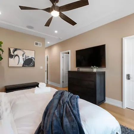 Stunning 5br In Heart Of With 2 Rooftops Holiday home Chicago