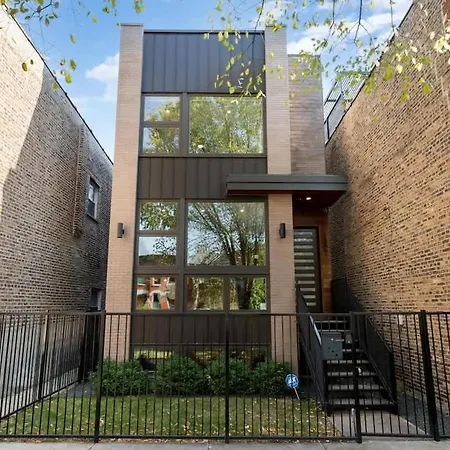 Stunning 5br In Heart Of With 2 Rooftops Holiday home Chicago