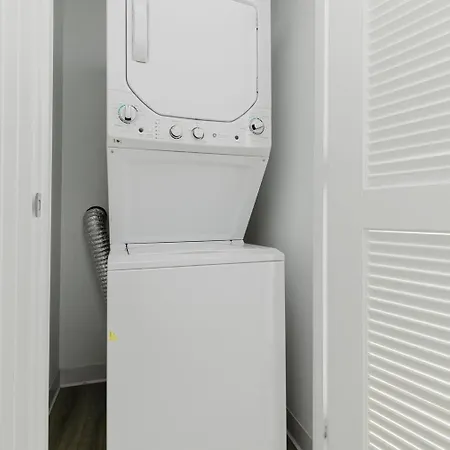 W Loop 2br W Gym Pool In Heart Of Greektown Chi-540