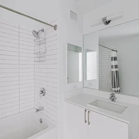 W Loop 2br W Gym Pool In Heart Of Greektown Chi-540 Apartment Chicago
