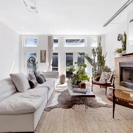 Designer Smart Holiday home Chicago