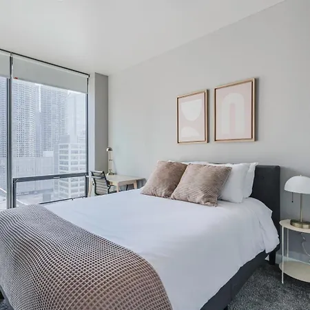 Blueground River North Pool Doorman Wd Chi-1092 * Chicago