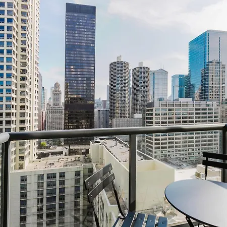 Blueground River North Pool Doorman Wd Chi-1092