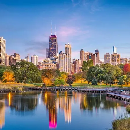 Apartment Entire In Heart Of Lincoln Park & Sea And Chicago