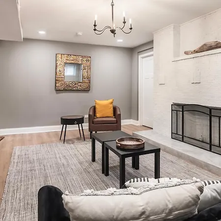 Drexel Apartments, Downtown Hyde Park