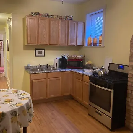 Private With Full Size Bed In Lakeview - 3c Bed & Breakfast