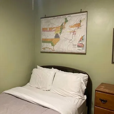 Bed & Breakfast Private With Full Size Bed In Lakeview - 3c