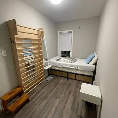 Charming Pullman Retreat & Modern Comfort Awaits Apartment Chicago