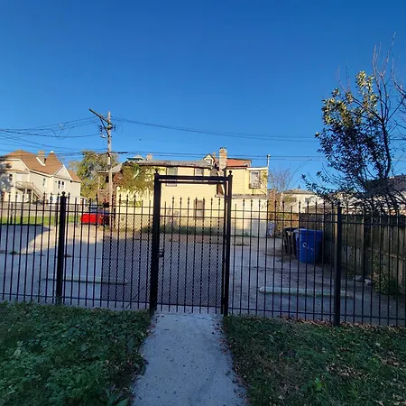 Charming 3bd 2bth Apartment--private