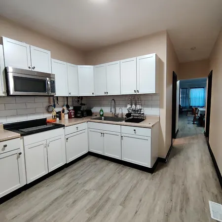 Lightning Apartment's Respectful Area With The Visitors Apartment Chicago