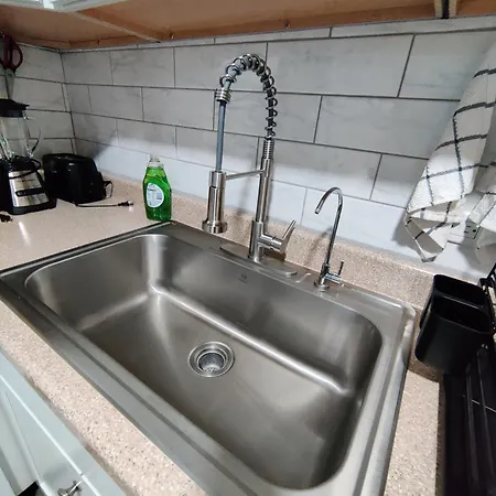 Lightning Apartment's Respectful Area With The Visitors * Chicago