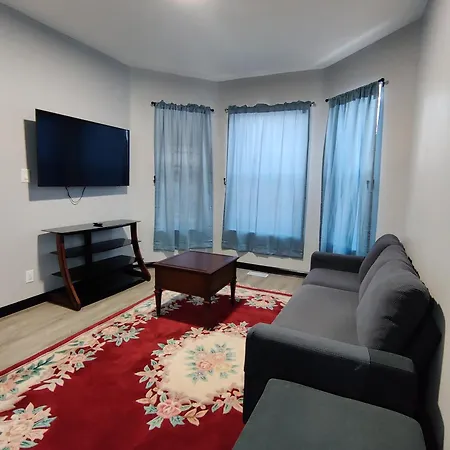 Lightning Apartment's Respectful Area With The Visitors *