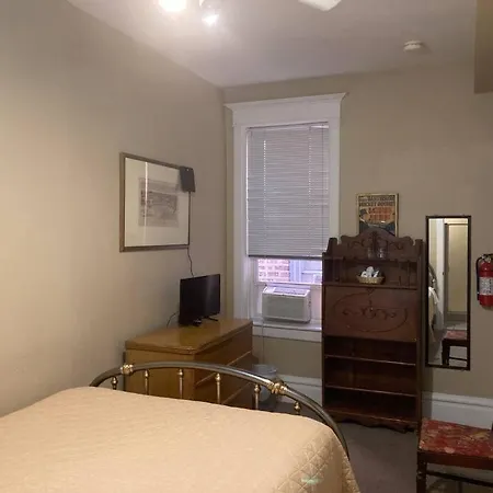 Queen Bed With Private Ensuite Bathroom In Lakeview - 3d *