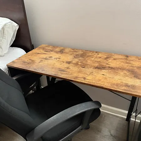Homestay Close To Downtown - Free Parking *
