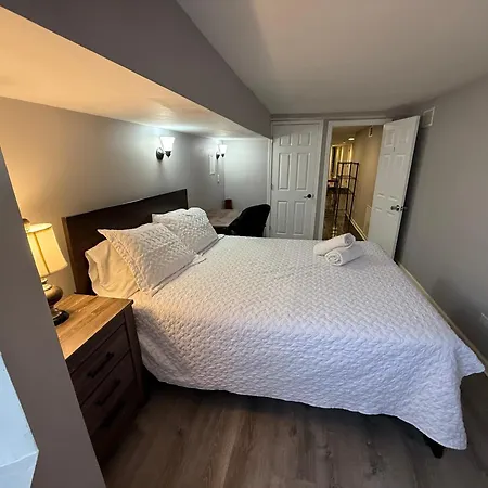 Close To Downtown - Free Parking *
