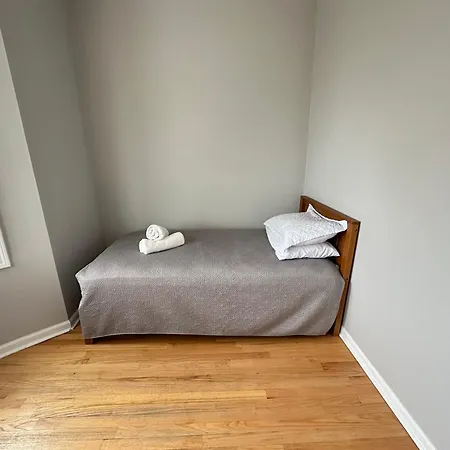 Homestay Wonderful Close To Downtown - Free Parking *