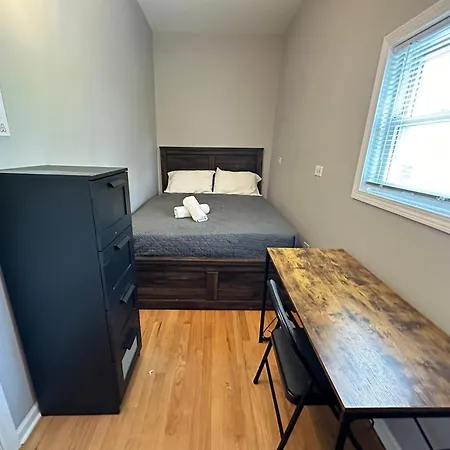 Wonderful Close To Downtown - Free Parking