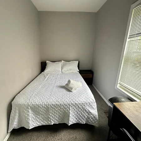 Wonderful Close To Downtown - Free Parking